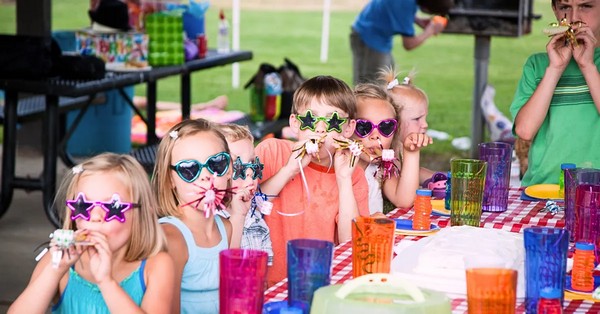 A színes, vidám és alkoholmentes koktélreceptek alapján elkészített frissítőket a gyerekek is garantáltan imádni fogják! Készítsd el őket könnyedén otthon.​